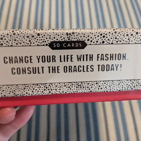 NIB Fashion Oracles: Life and Style Inspiration from the Fashion Greats Card Set - Picture 4 of 5